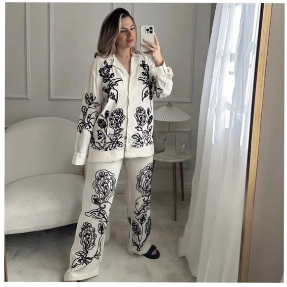 Embroidered Pull-on Trousers