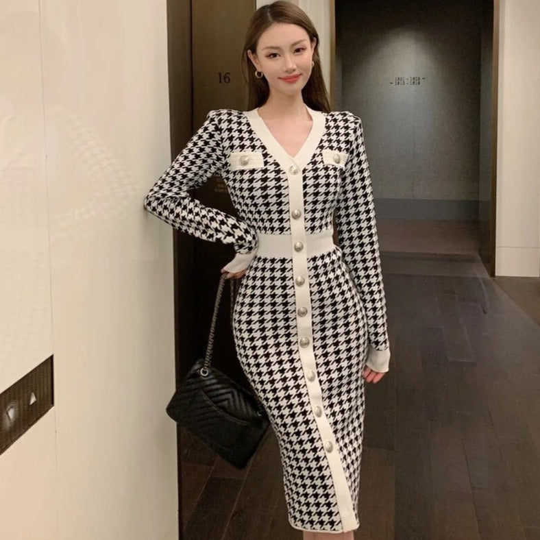Retro V-Neck Buttoned Bodycon Dress