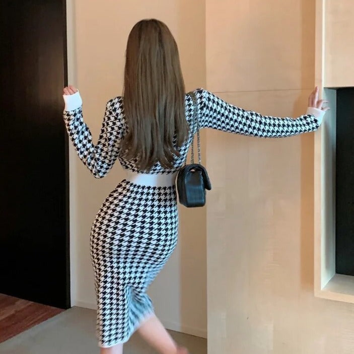 Retro V-Neck Buttoned Bodycon Dress