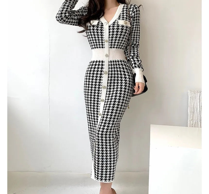 Retro V-Neck Buttoned Bodycon Dress