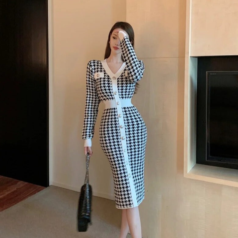Retro V-Neck Buttoned Bodycon Dress